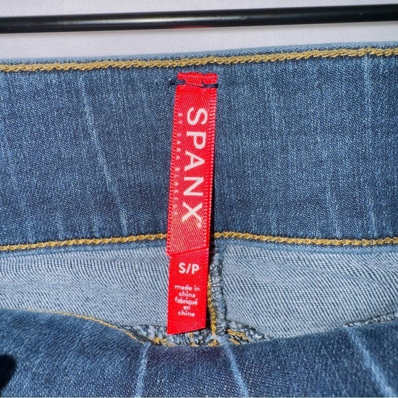Spanx Medium Wash Distressed Ankle Skinny Jeans size small - Picture 3 of 7